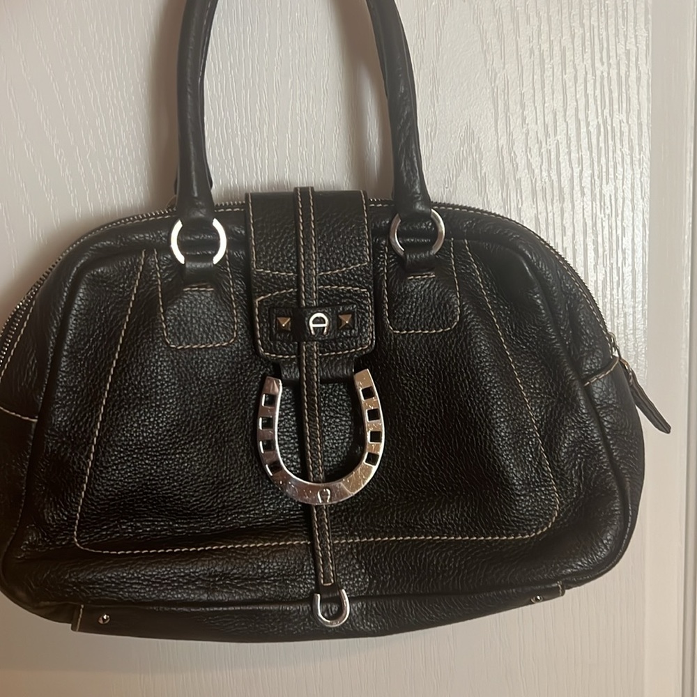 Etienne Aigner hand bag - Picture 6 of 7